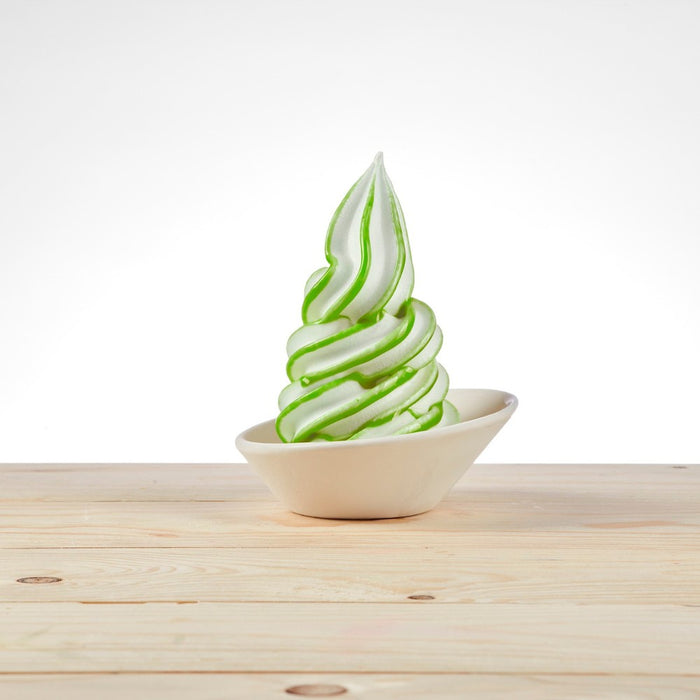 Glace à l’italienne décorée avec sauce pomme verte PreGel – effet visuel acidulé et gourmand