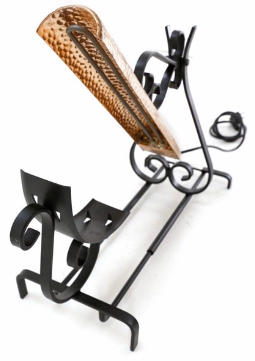 Appareil à raclette rustique.