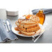 Gaufre américaine servie avec sirop d’érable