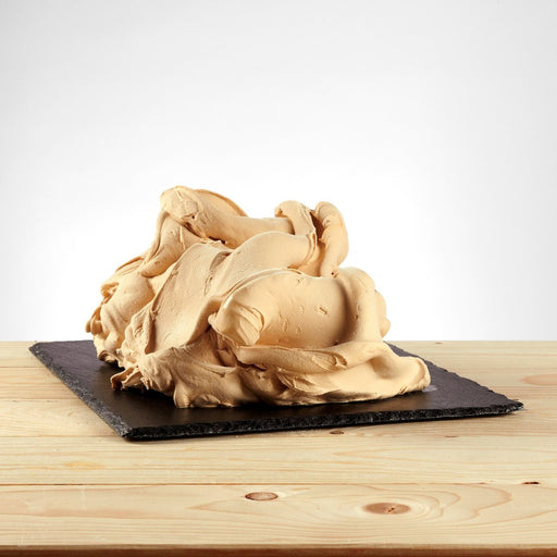 Glace saveur banoffee posée, texture crémeuse avec visuel gourmand.