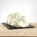 Glace saveur babeurre posée, texture légère et rafraîchissante.