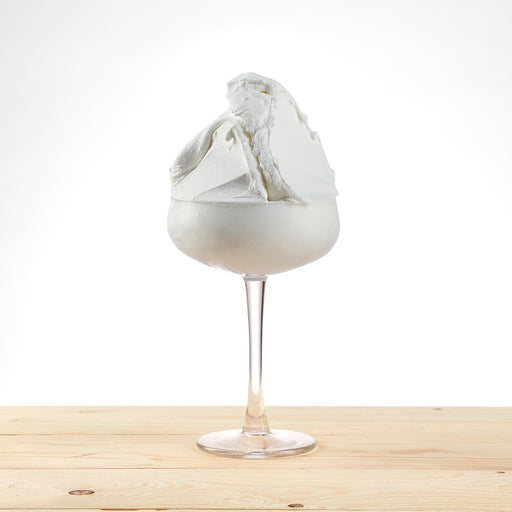 Glace au kéfir servie en coupe, texture crémeuse et légère