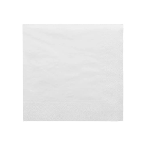 Serviette en papier blanche de 30 x 30 cm, pliée, posée à côté d'un plateau-repas dans un restaurant rapide.
